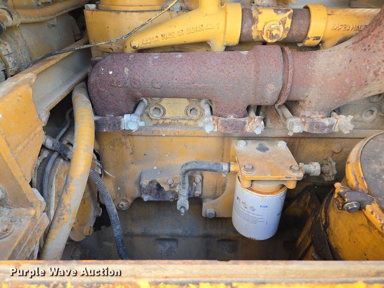image for item EE8544 1984 Komatsu D65E-7 dozer