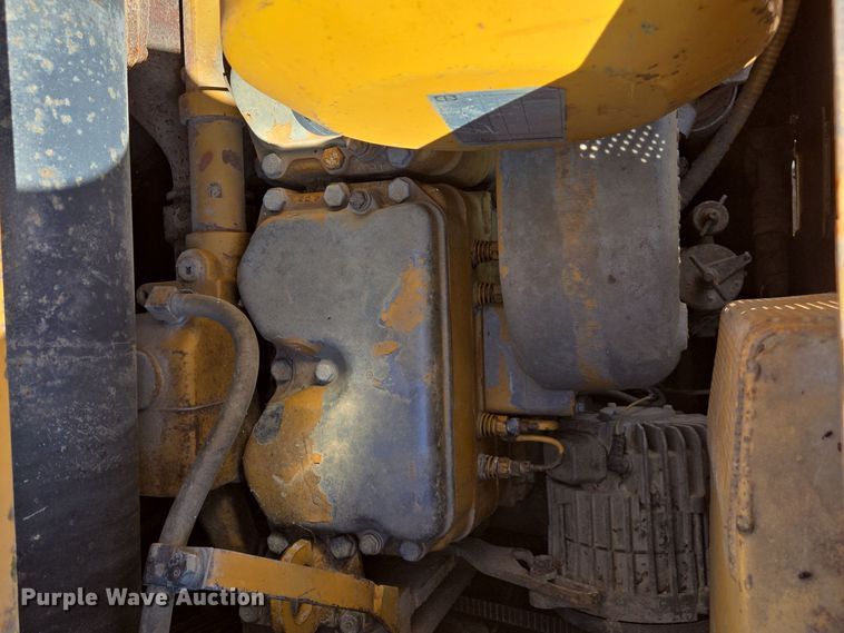 image for item EE8544 1984 Komatsu D65E-7 dozer