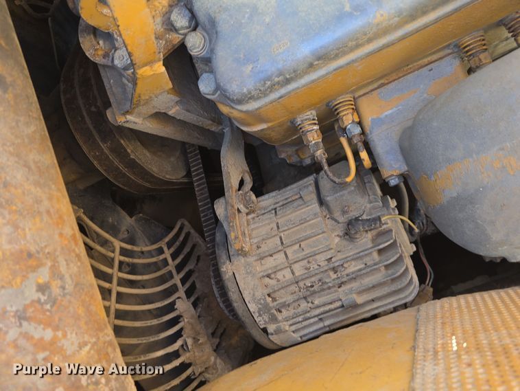 image for item EE8544 1984 Komatsu D65E-7 dozer