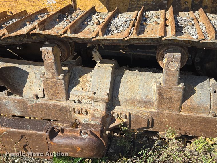 image for item EE8544 1984 Komatsu D65E-7 dozer