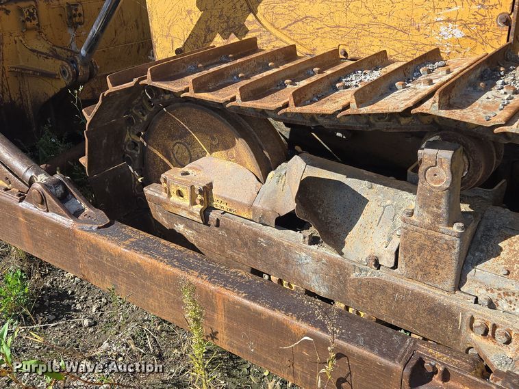 image for item EE8544 1984 Komatsu D65E-7 dozer