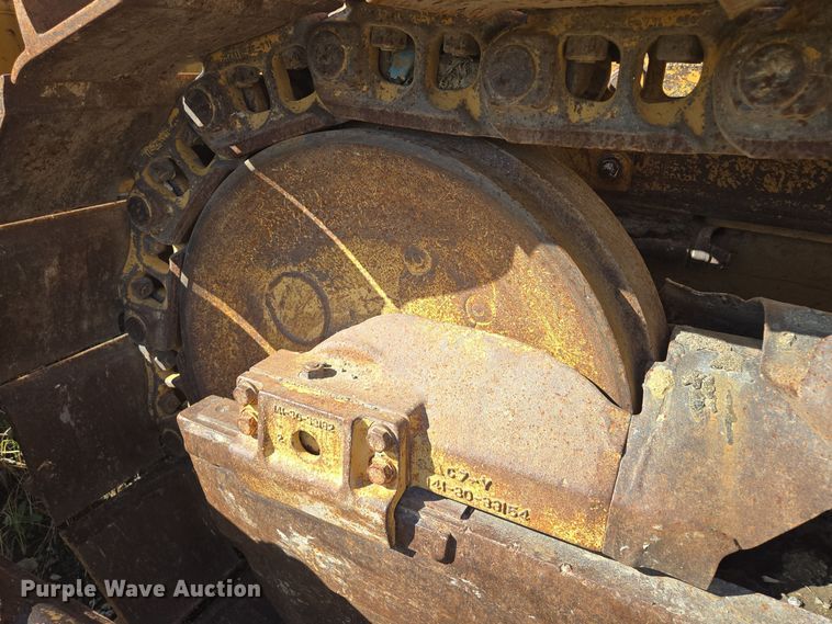image for item EE8544 1984 Komatsu D65E-7 dozer