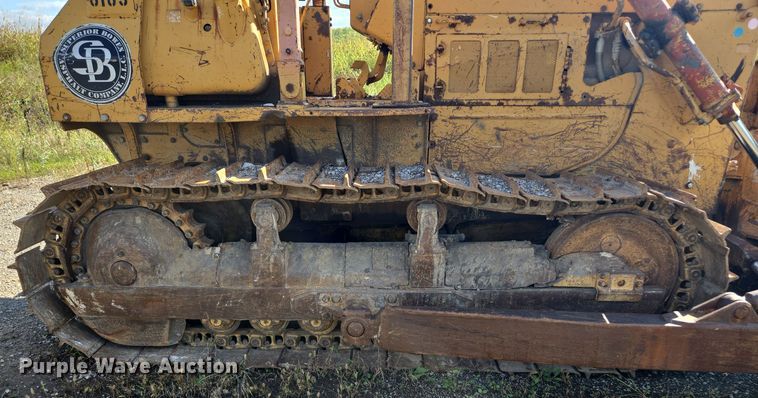 image for item EE8544 1984 Komatsu D65E-7 dozer