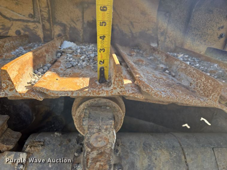 image for item EE8544 1984 Komatsu D65E-7 dozer