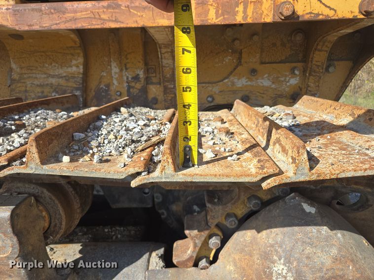 image for item EE8544 1984 Komatsu D65E-7 dozer