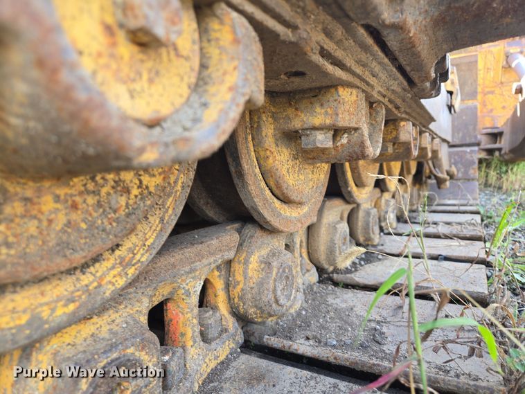 image for item EE8544 1984 Komatsu D65E-7 dozer