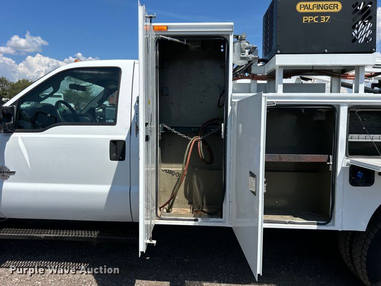 image for item EG0994 2011 Ford F550 Super Duty utility / service truck