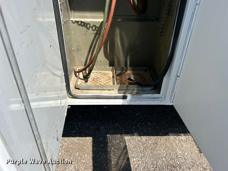 image for item EG0994 2011 Ford F550 Super Duty utility / service truck