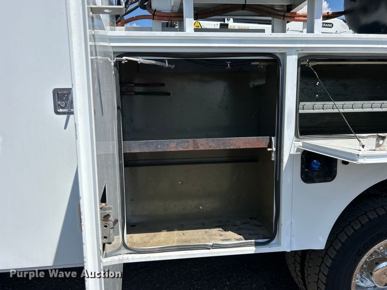 image for item EG0994 2011 Ford F550 Super Duty utility / service truck