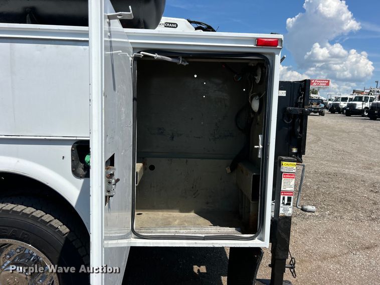 image for item EG0994 2011 Ford F550 Super Duty utility / service truck