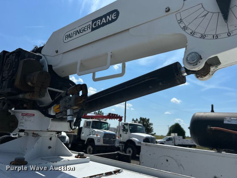 image for item EG0994 2011 Ford F550 Super Duty utility / service truck