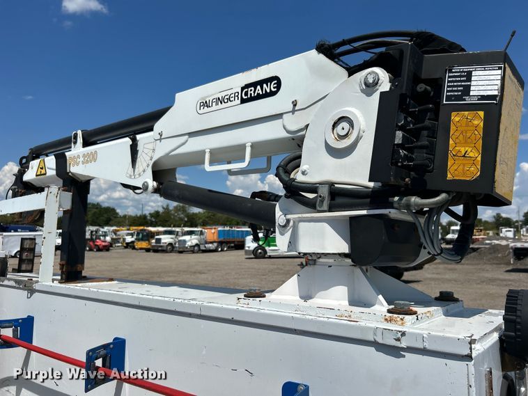 image for item EG0994 2011 Ford F550 Super Duty utility / service truck