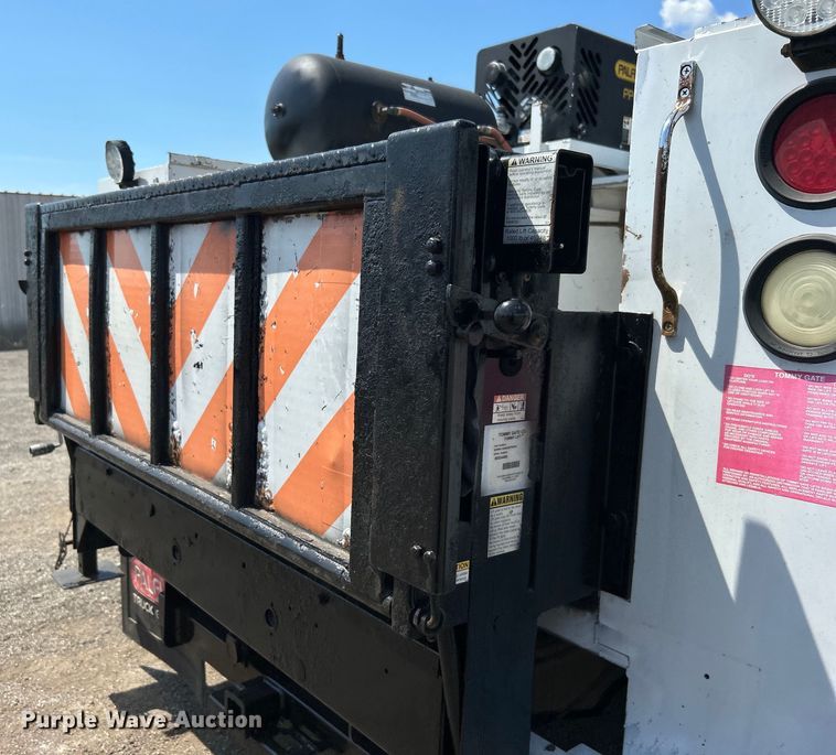 image for item EG0994 2011 Ford F550 Super Duty utility / service truck