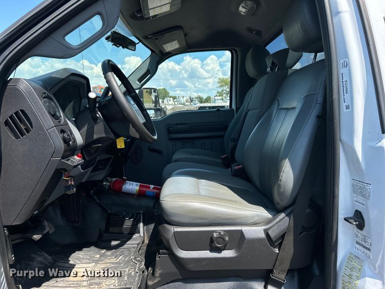 image for item EG0994 2011 Ford F550 Super Duty utility / service truck