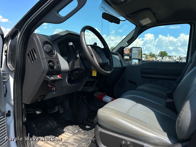 image for item EG0994 2011 Ford F550 Super Duty utility / service truck