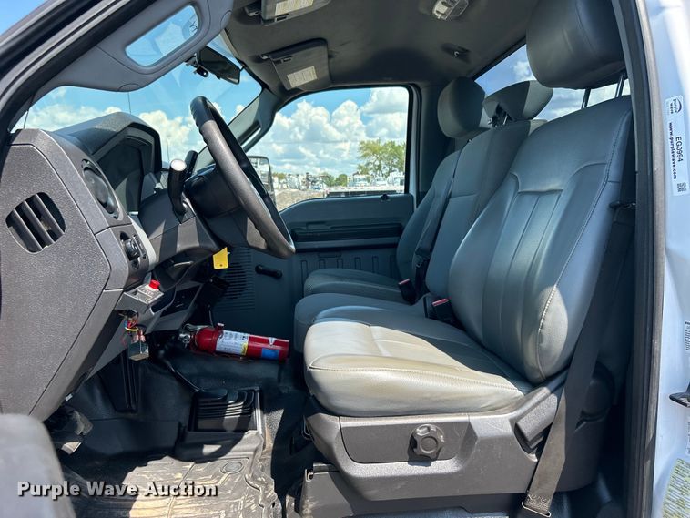 image for item EG0994 2011 Ford F550 Super Duty utility / service truck