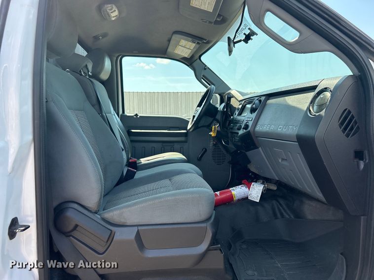 image for item EG0994 2011 Ford F550 Super Duty utility / service truck