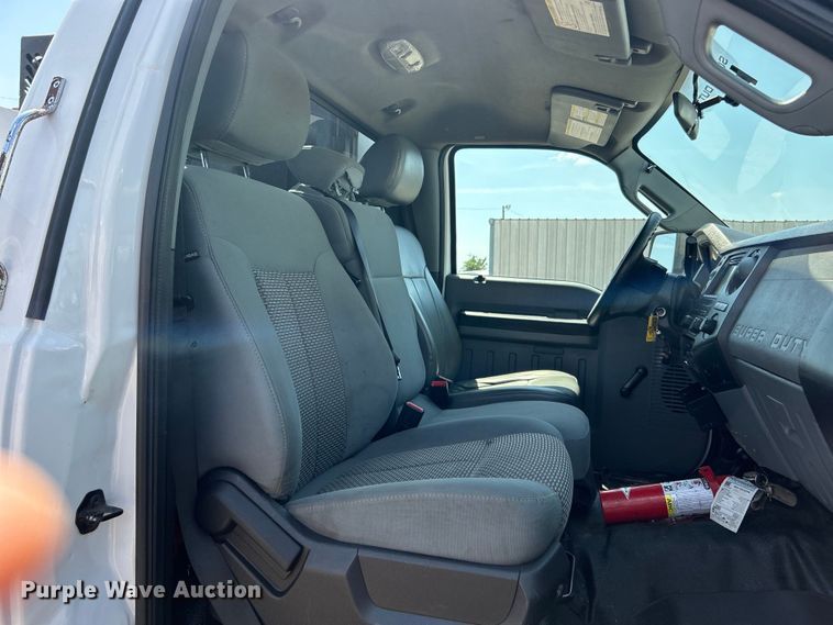 image for item EG0994 2011 Ford F550 Super Duty utility / service truck