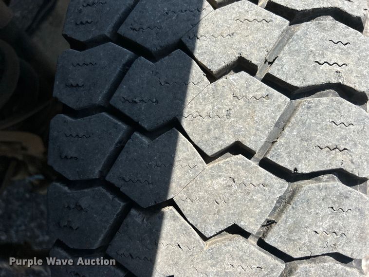 image for item EG0994 2011 Ford F550 Super Duty utility / service truck