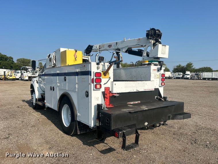 image for item EG1046 2007 Ford F750 Super Duty  utility / service truck