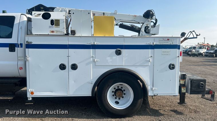 image for item EG1046 2007 Ford F750 Super Duty  utility / service truck