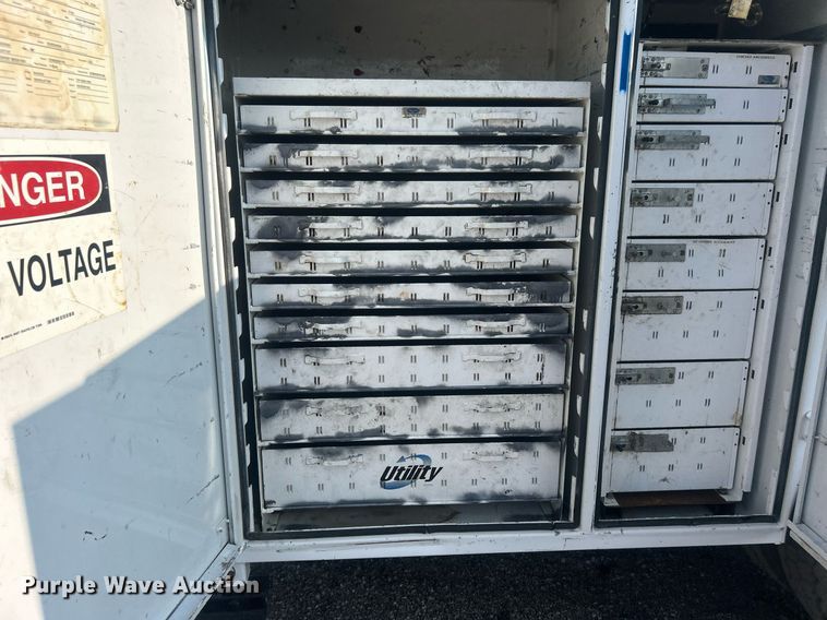 image for item EG1046 2007 Ford F750 Super Duty  utility / service truck