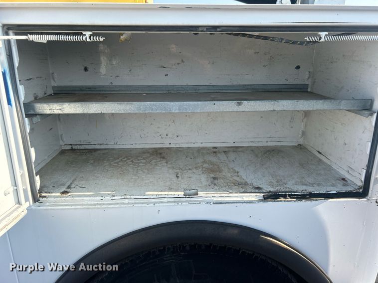 image for item EG1046 2007 Ford F750 Super Duty  utility / service truck