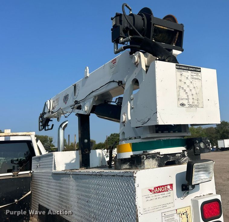 image for item EG1046 2007 Ford F750 Super Duty  utility / service truck