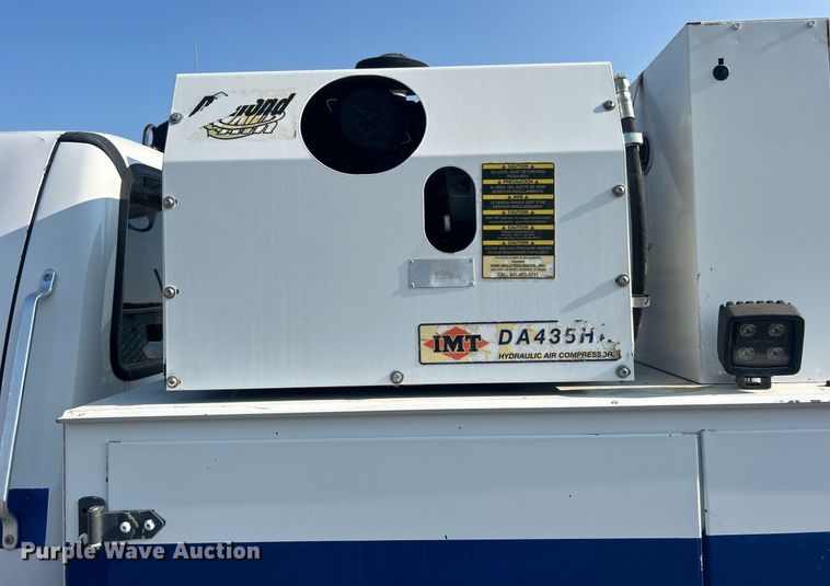 image for item EG1046 2007 Ford F750 Super Duty  utility / service truck