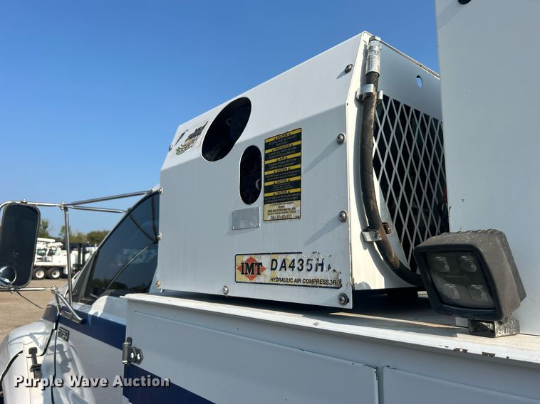 image for item EG1046 2007 Ford F750 Super Duty  utility / service truck