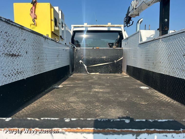 image for item EG1046 2007 Ford F750 Super Duty  utility / service truck