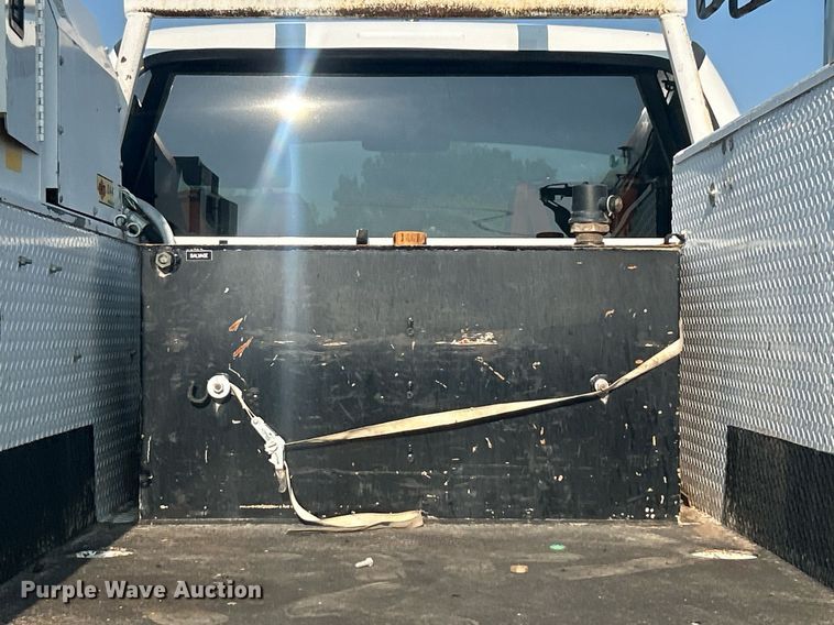 image for item EG1046 2007 Ford F750 Super Duty  utility / service truck