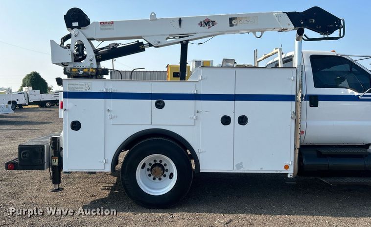 image for item EG1046 2007 Ford F750 Super Duty  utility / service truck