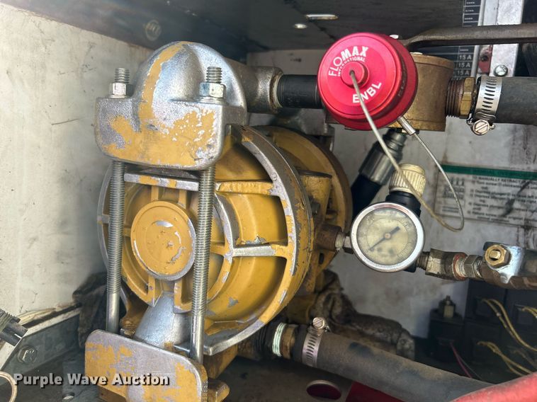 image for item EG1046 2007 Ford F750 Super Duty  utility / service truck