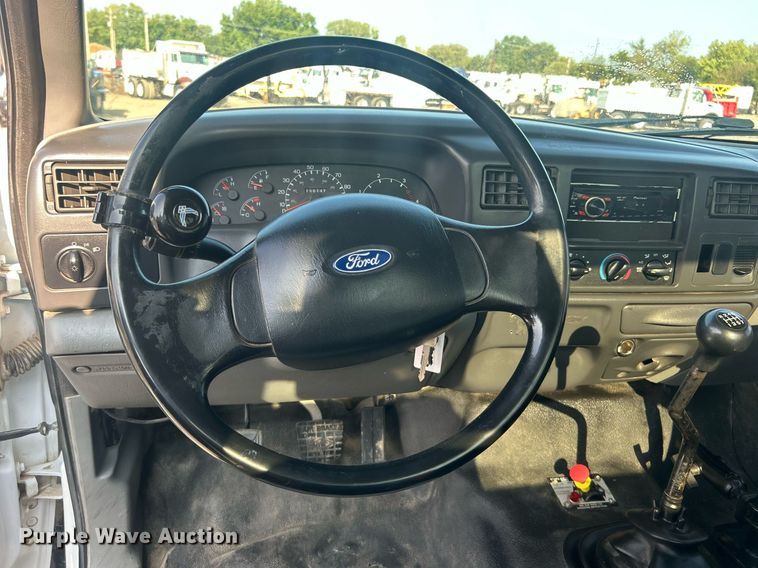 image for item EG1046 2007 Ford F750 Super Duty  utility / service truck