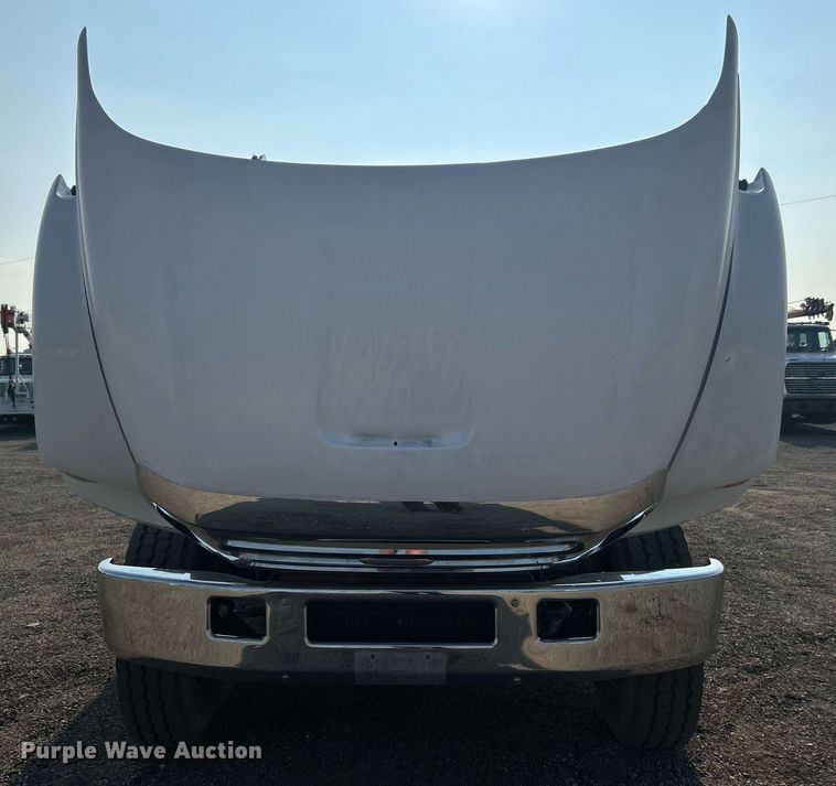 image for item EG1046 2007 Ford F750 Super Duty  utility / service truck