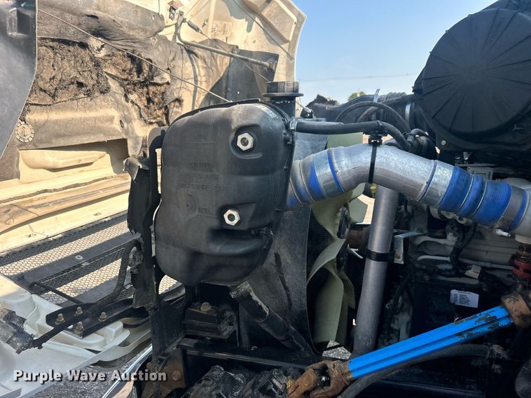 image for item EG1046 2007 Ford F750 Super Duty  utility / service truck