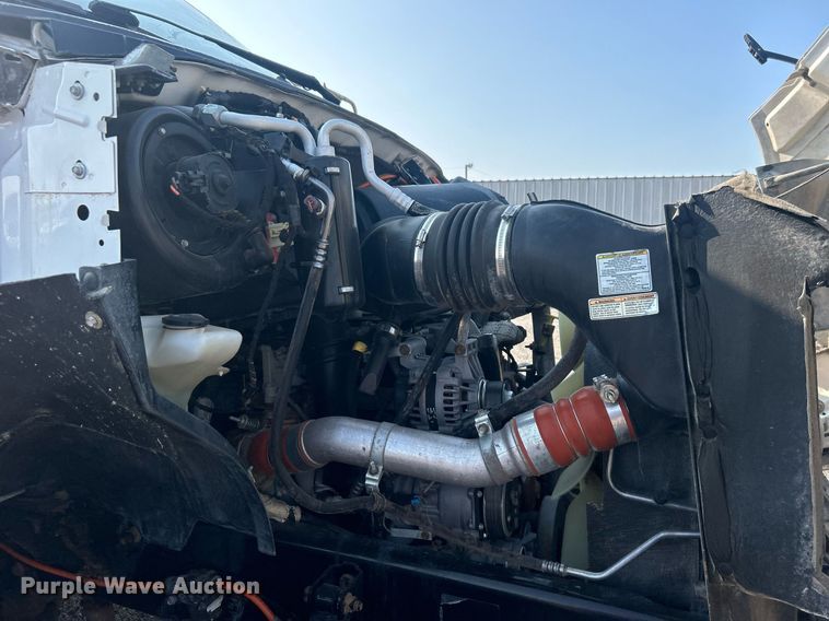 image for item EG1046 2007 Ford F750 Super Duty  utility / service truck