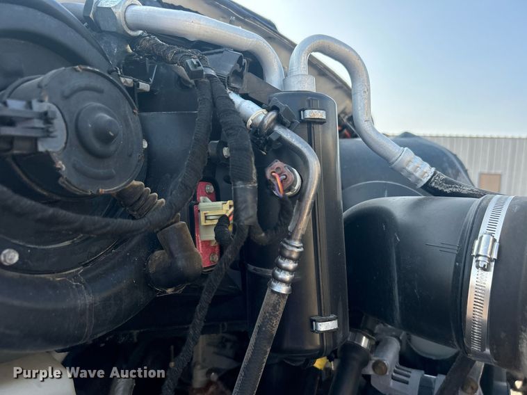 image for item EG1046 2007 Ford F750 Super Duty  utility / service truck