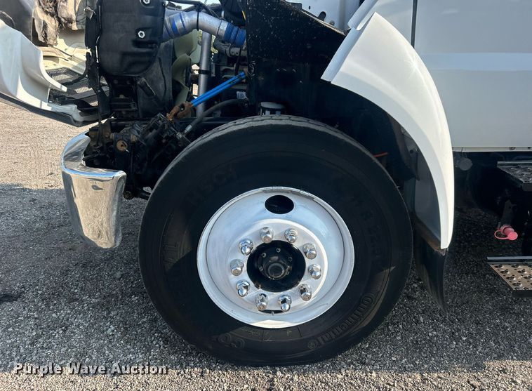 image for item EG1046 2007 Ford F750 Super Duty  utility / service truck