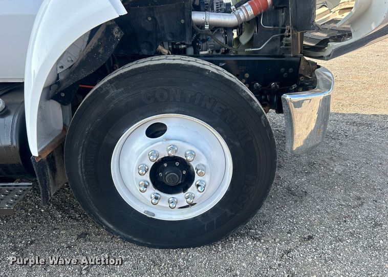 image for item EG1046 2007 Ford F750 Super Duty  utility / service truck