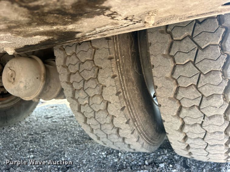 image for item EG1046 2007 Ford F750 Super Duty  utility / service truck