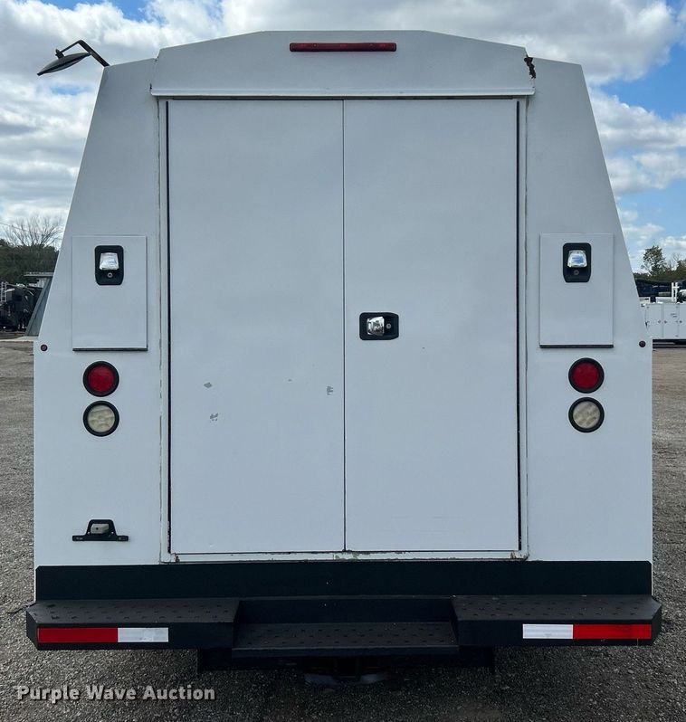 image for item EG1054 2016 Ford E450 utility van