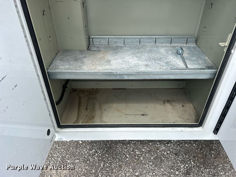 image for item EG1054 2016 Ford E450 utility van