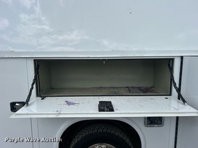 image for item EG1054 2016 Ford E450 utility van