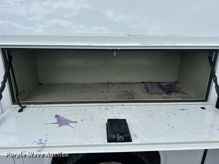 image for item EG1054 2016 Ford E450 utility van