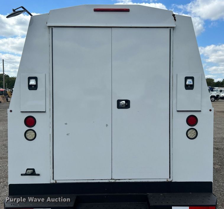 image for item EG1054 2016 Ford E450 utility van