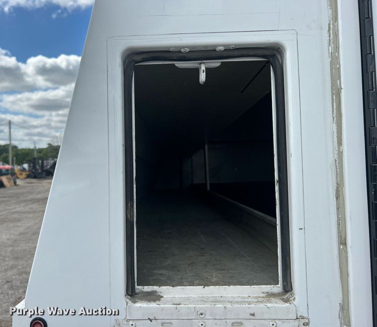 image for item EG1054 2016 Ford E450 utility van