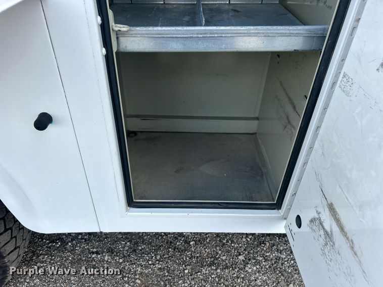 image for item EG1054 2016 Ford E450 utility van