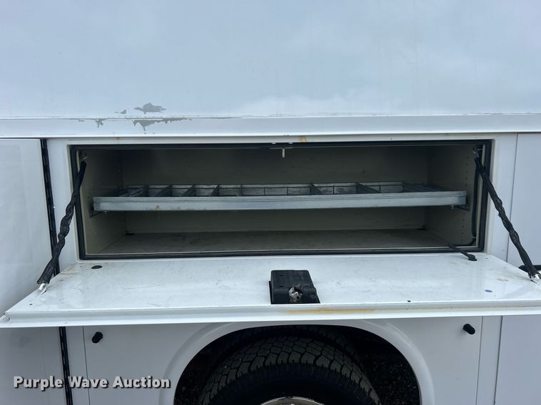 image for item EG1054 2016 Ford E450 utility van